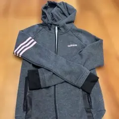 adidas グレー フルジップ パーカー
