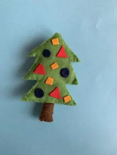 フェルトブローチ　クリスマスツリー