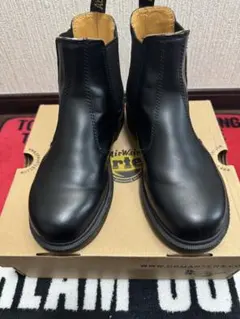 Dr. Martens 黒 サイドゴアブーツ