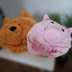 くまのプーさんと豚のキャップ