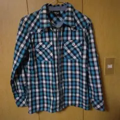 青と黒のチェック柄 長袖シャツ
