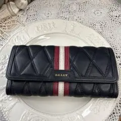 BALLY♡バリーキルティング長財布のサムネイル