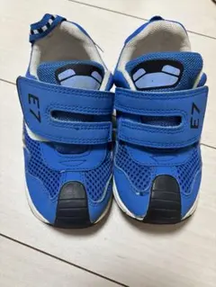 イフミートレインシューズ　青いメッシュスニーカー E7