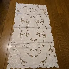 近沢レース 花柄 テーブルセンター 30x75cm