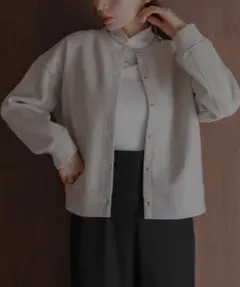 アーバンリサーチサニーレーベル　ニットメルトンボタン付きカーディガン