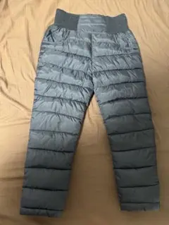 ダウンパンツ　キッズ 120㎝　ブラック　雪遊び　防寒対策　中綿　黒