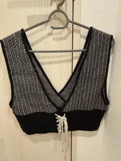 〈レトロガール〉ニットビスチェ　ベスト　黒　ジャガード柄　秋冬　F