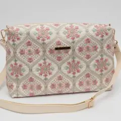 PM323 ¦ インド刺繍生地のボックス型ショルダーバッグ　花　ホワイト
