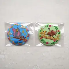 Disney ディズニー 刺繍缶バッジビスケット ダンボ ライオン・キング 2点