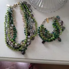 多層ネックレスとブレスレットセット