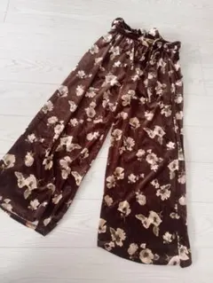 FUN(ファン)ブラウン花柄ガウチョパンツ