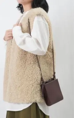 LUCA/LADY LUCK LUCA★エコファーVネックベスト★アイボリー