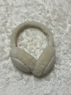 ベージュ ファーイヤーカフ