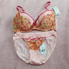 ♡Triumph花柄ブジャーツョーツセット D65M