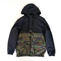 Bershka ベルシュカ ナイロン パーカー 迷彩 ハーフジップ