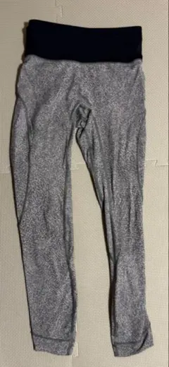 lululemon レギンス グレー系　サイズ4のサムネイル