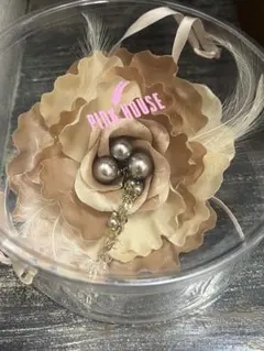 PINK HOUSE コサージュ ベージュ フェザー パールのサムネイル