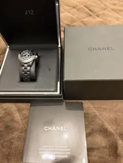 期間限定値下げ☆CHANEL J12 腕時計 ブラック　レディースのサムネイル