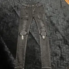 スキニーデニム ブラック 32サイズ ダメージ加工