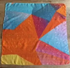 【日本製・コットン100%】カラフル幾何学模様スカーフ　オレンジ