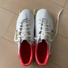 Nike Tiempo サッカーシューズ ホワイト/レッド/イエロー