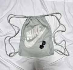 NIKE ナイキ　ナップザック　ライトグレー系y2k 平成ギャル　古着　缶バッジのサムネイル