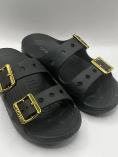 新品23センチクロックス メタリックバックルサタデー サンダル 黒crocs
