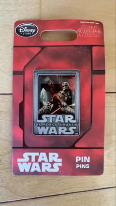 非売品　ディズニー スター・ウォーズ フォースの覚醒 ピンバッジのサムネイル