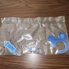 TWICE アクリルカラビナフロッキーマスコット ツウィ①