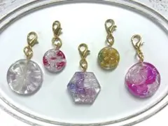 Item thumbnail for item 01019407-c620-40a4-b8e4-d3846e0a0e76