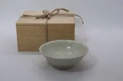 中国　宋時代　影青　輪花口お碗　青白磁　木箱付　送料込み260731 中国 宋時代 影青 輪花口お碗 青白磁 木箱付 送料込み260731 - メルカリ
