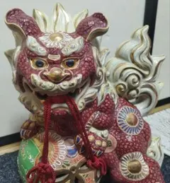 母のお茶道具の仲間たち 透かし彫り 沖縄シーサー 玉乗り唐獅子像木彫刻 2対 シンプルな玉抱きの子達です😊 #やちむん家#シーサー#shisa#しー