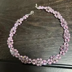 ハンドメイド、パープル系ビーズの 編み込みネックレス