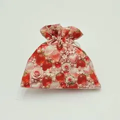 巾着ポーチ(中)いちご桜さくらんぼパールローズプリント生地　ハンドメイド