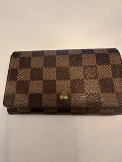LOUIS VUITTON ダミエ 二つ折り財布　難ありのサムネイル