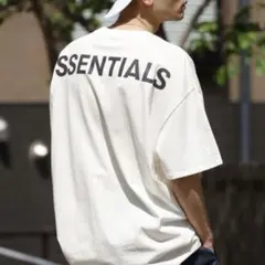FOG ESSENTIALS エッセンシャルズ BOXY LOGO Tシャツ