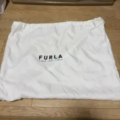 美品　FURLA ロゴ入り収納袋