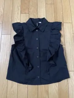 黒ブラウス:H&M