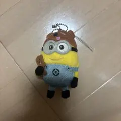 ミニオン キーホルダー クマの帽子