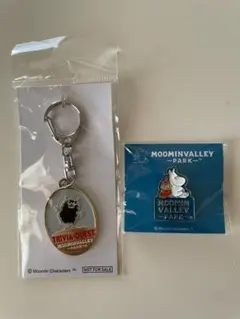 ムーミンバレーパーク　 キーホルダーとピンバッジセット