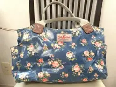 Cath Kidston(キャスキッドソン)  青色のフラワーハンドバッグ