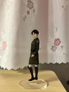 進撃の巨人　リヴァイ　アクリルスタンド