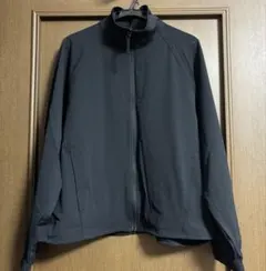 ユニクロ　ウルトラストレッチアクティブブルゾン ブラック　Lサイズ