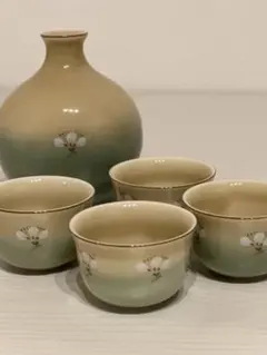 花柄の陶器酒器とお猪口セット