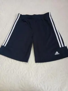 adidas ネイビー ハーフパンツ サイズ160