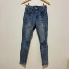 ダメージ加工 スキニーデニム ライトブルー - メルカリ