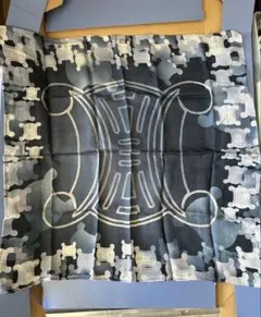 CELINE セリーヌ スカーフ 大判 トリオンフ柄 シルク調