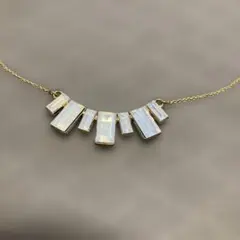 エレガントなゴールドチェーンネックレス　長さ調整可能