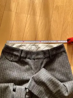 フレディ　ウール混　グレー ストライプ パンツ