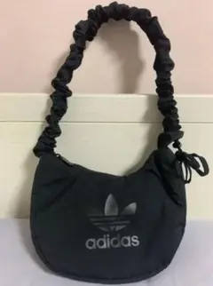 adidas 黒 スモール　クラウドショルダーバッグ 海外限定　2way